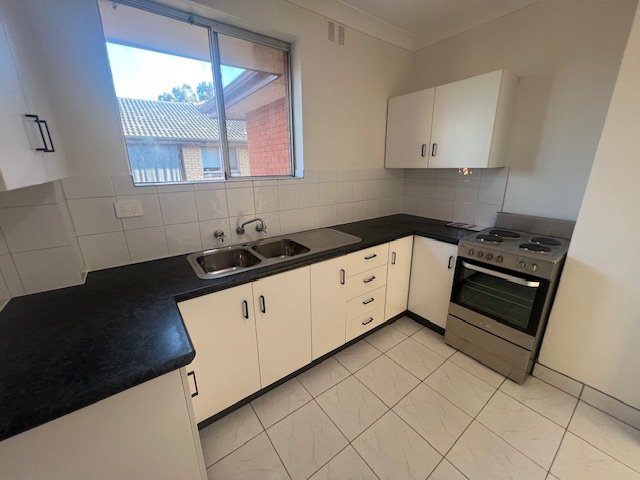 Photo - 10/18 Drummond Street, Warwick Farm NSW 2170 - Image 4