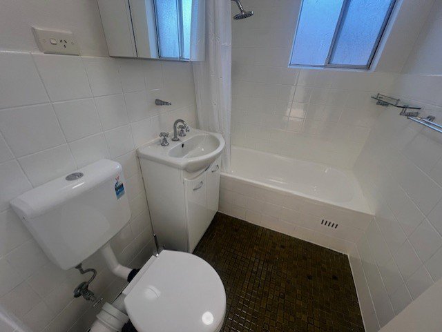 Photo - 10/18 Drummond Street, Warwick Farm NSW 2170 - Image 8