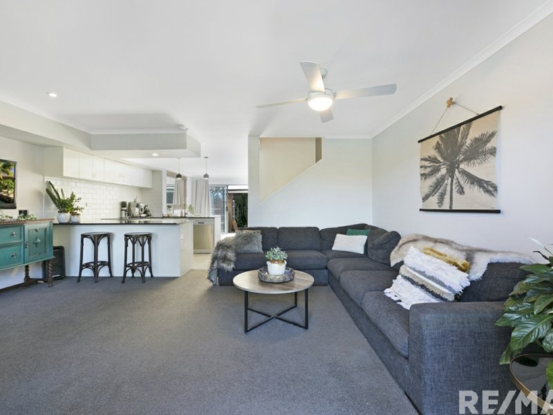 Photo - 10/18 Tallebudgera Creek Road, Burleigh Heads QLD 4220 - Image 7