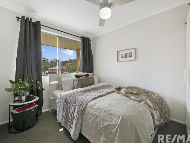 Photo - 10/18 Tallebudgera Creek Road, Burleigh Heads QLD 4220 - Image 10