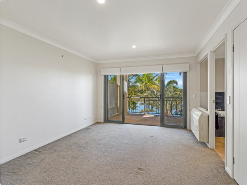 Photo - 1018/1 The Cove Cres , Carrara QLD 4211 - Image 10