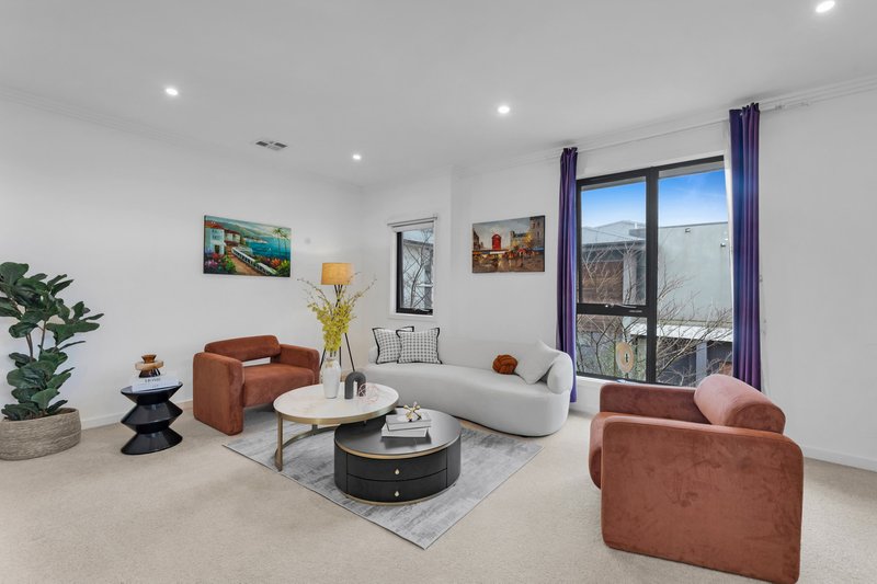 Photo - 10/19-21 Doncaster East Road, Mitcham VIC 3132 - Image 3