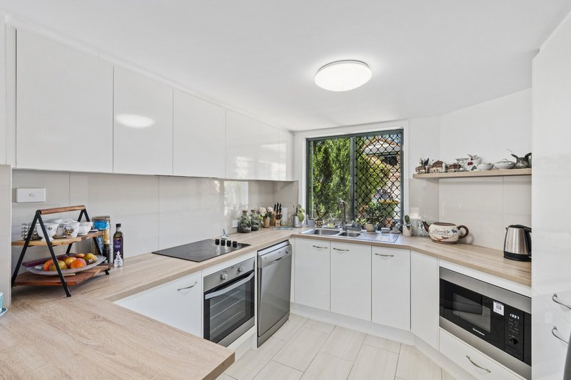 Photo - 10/19 Doyalson Place, Helensvale QLD 4212 - Image 2