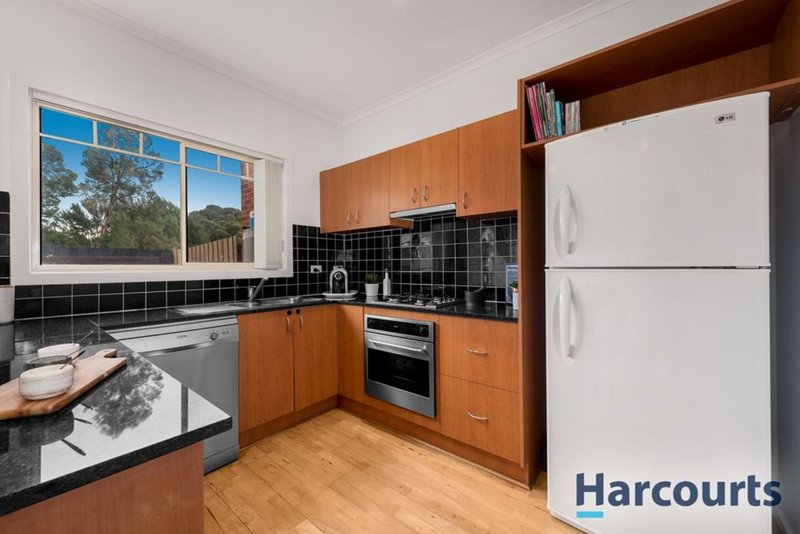 Photo - 10/19 Earls Court, Wantirna South VIC 3152 - Image 4