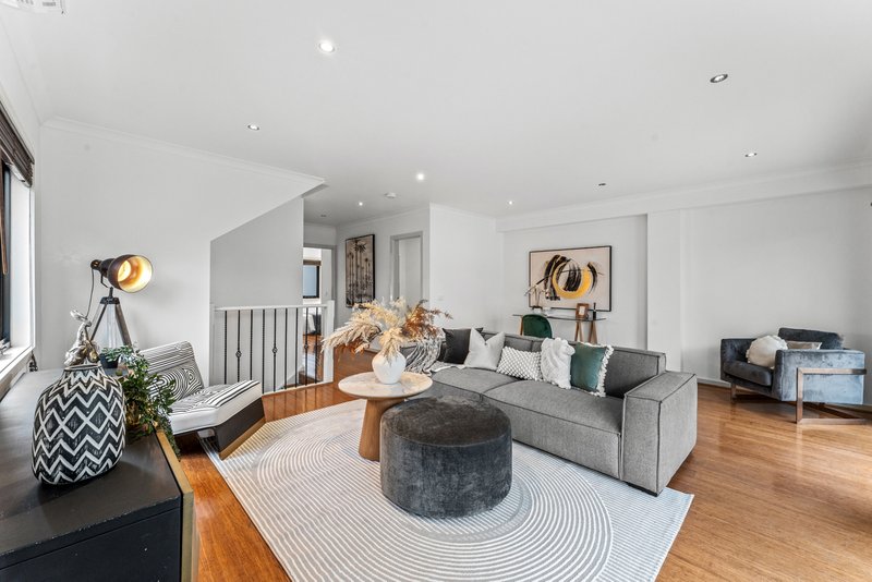 Photo - 10/19 Hughes Street, Burwood VIC 3125 - Image 3