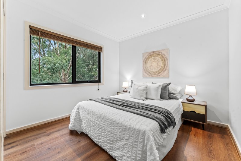Photo - 10/19 Hughes Street, Burwood VIC 3125 - Image 11