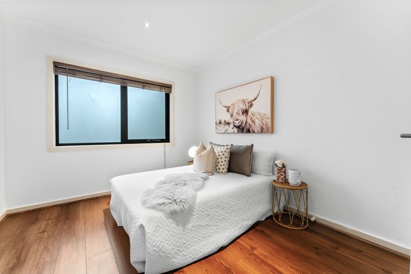 Photo - 10/19 Hughes Street, Burwood VIC 3125 - Image 12