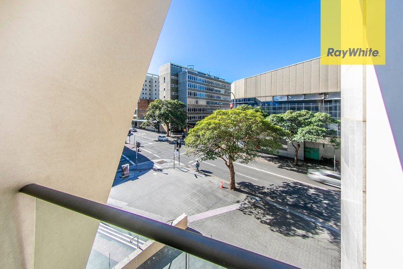 Photo - 101B/45 Macquarie Street, Parramatta NSW 2150 - Image 6