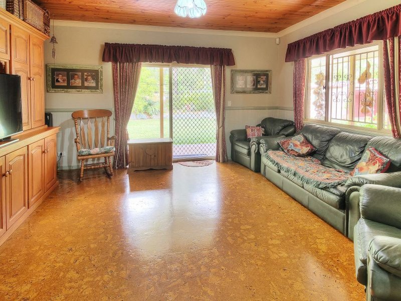 Photo - 102-104 Abbey Street, Forestdale QLD 4118 - Image 9