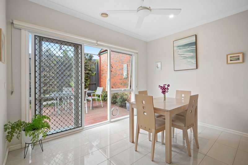 Photo - 10/2-4 Olive Grove, Parkdale VIC 3195 - Image 5