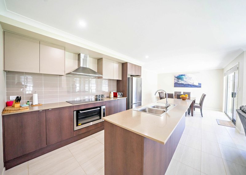 Photo - 102 Albatross Way, Old Bar NSW 2430 - Image 6