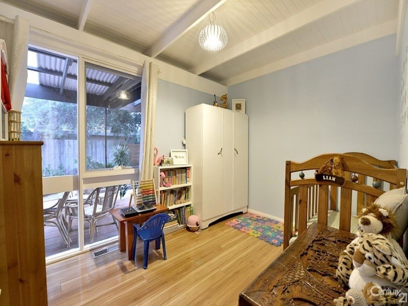 Photo - 102 Allister Avenue, Knoxfield VIC 3180 - Image 8