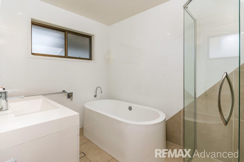 Photo - 102 Biggs Avenue, Beachmere QLD 4510 - Image 10