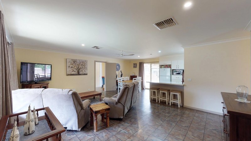 Photo - 102 Birch Street, Narromine NSW 2821 - Image 2