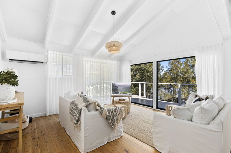 Photo - 102 Blue Bell Drive, Wamberal NSW 2260 - Image 4