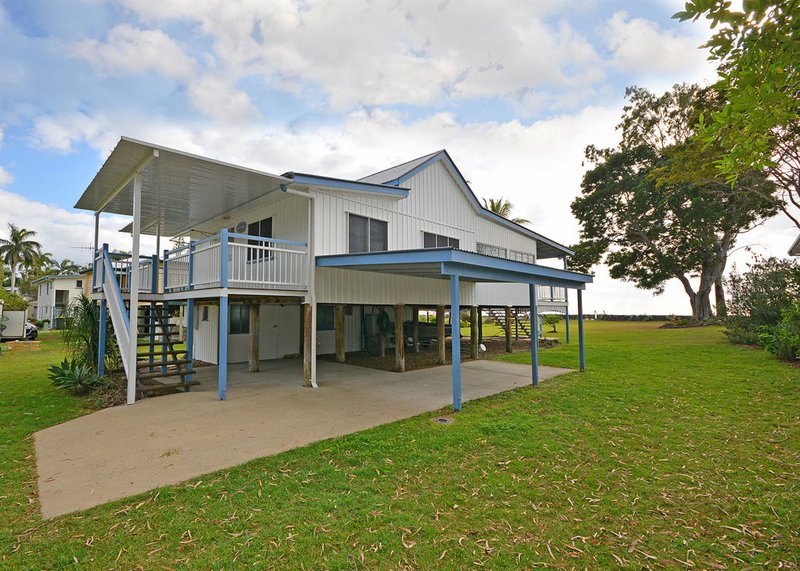 Photo - 102 Burrum Street, Burrum Heads QLD 4659 - Image 2