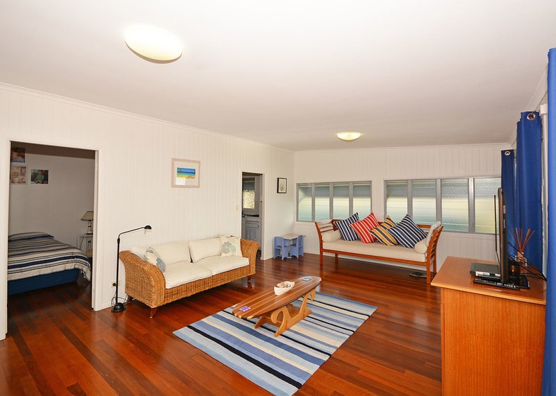 Photo - 102 Burrum Street, Burrum Heads QLD 4659 - Image 17