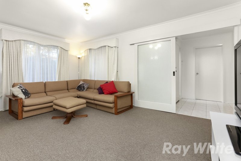 Photo - 102 Capital Avenue, Glen Waverley VIC 3150 - Image 5