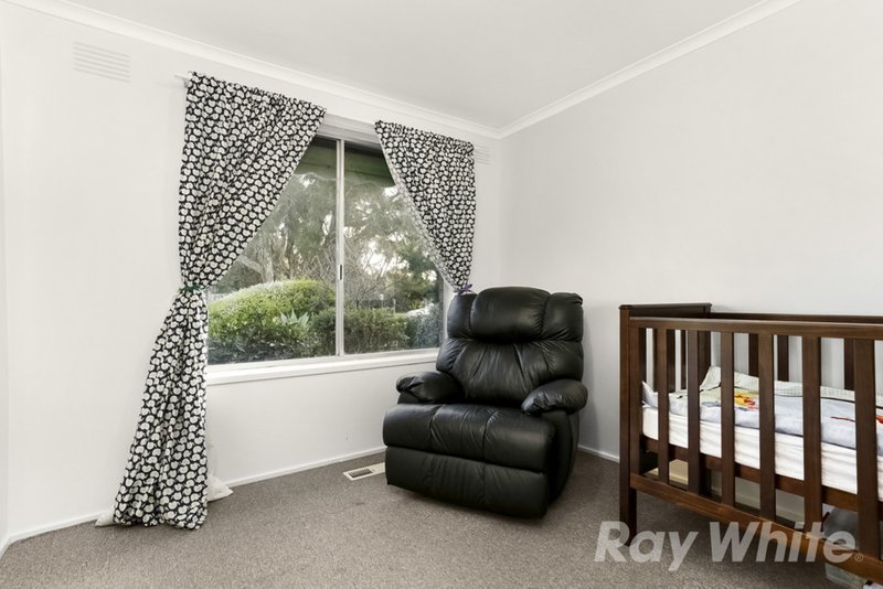 Photo - 102 Capital Avenue, Glen Waverley VIC 3150 - Image 7