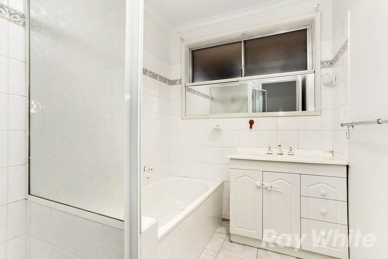 Photo - 102 Capital Avenue, Glen Waverley VIC 3150 - Image 8