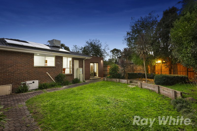 Photo - 102 Capital Avenue, Glen Waverley VIC 3150 - Image 10