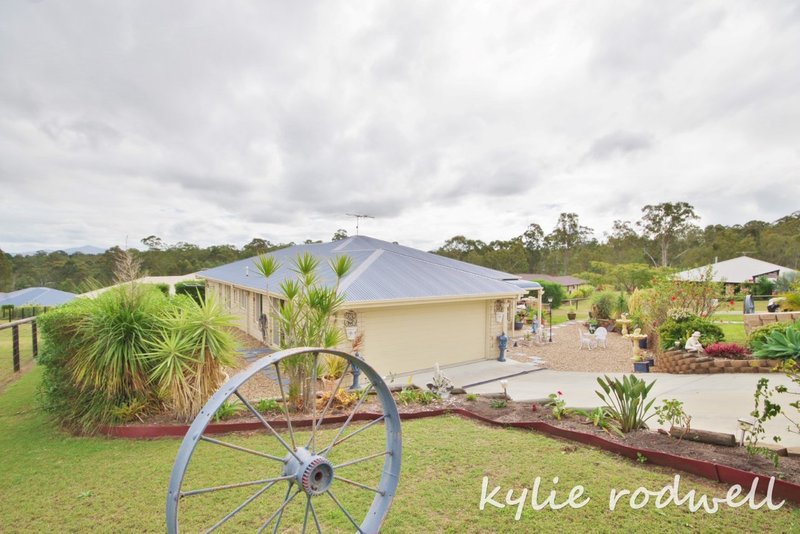 Photo - 102 Carrigan Way, Gleneagle QLD 4285 - Image 15