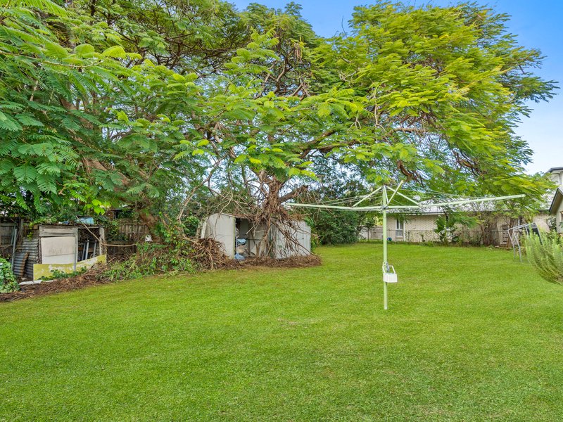 Photo - 102 Chandos Street, Wynnum West QLD 4178 - Image 2