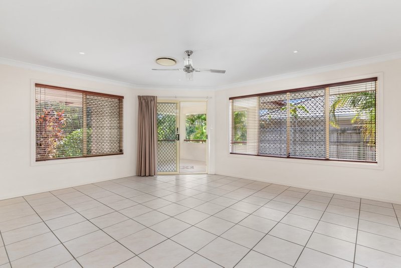 Photo - 102 Copeland Drive, North Lakes QLD 4509 - Image 11