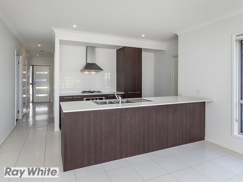 Photo - 102 Expedition Drive, North Lakes QLD 4509 - Image 2