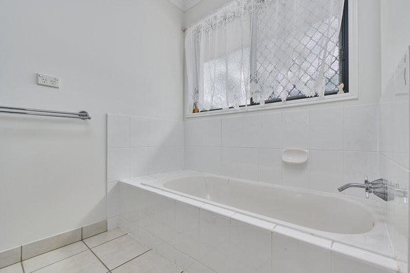 Photo - 102 Flora Drive, Beecher QLD 4680 - Image 18