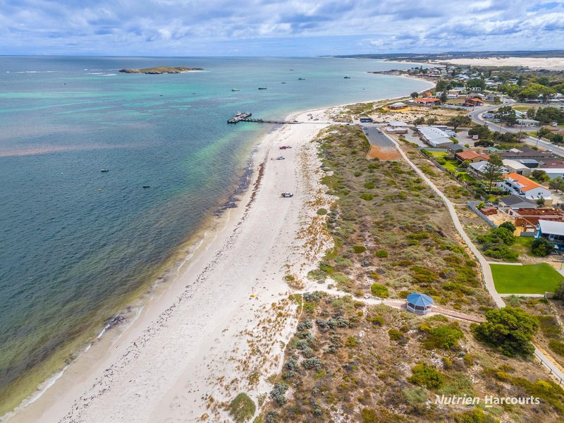 Photo - 102 Gingin Road, Lancelin WA 6044 - Image 4