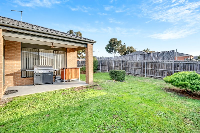 Photo - 102 Golf View Drive, Craigieburn VIC 3064 - Image 13