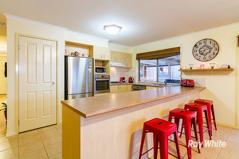 Photo - 102 Harrington Drive, Narre Warren South VIC 3805 - Image 11