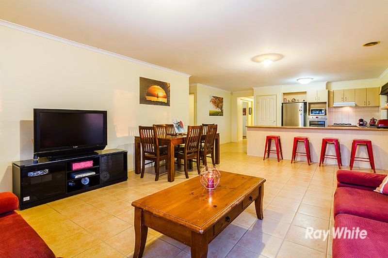 Photo - 102 Harrington Drive, Narre Warren South VIC 3805 - Image 14