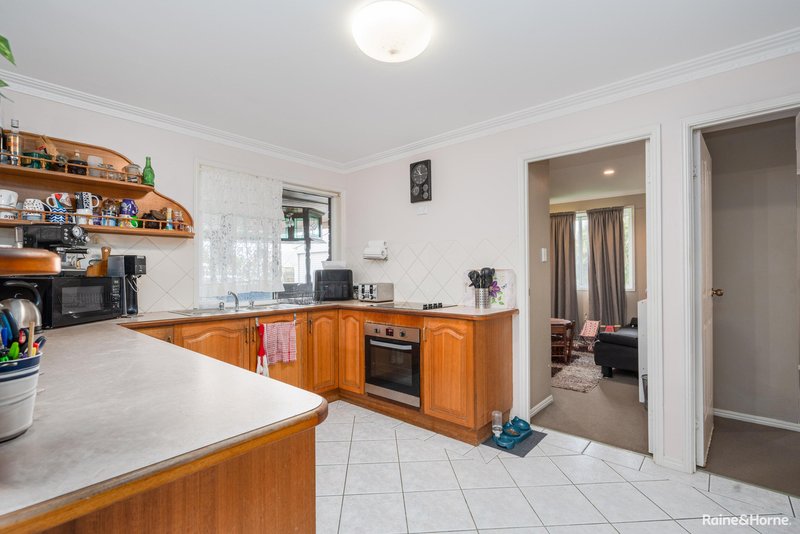 Photo - 102 Honiton Street, Torquay QLD 4655 - Image 2