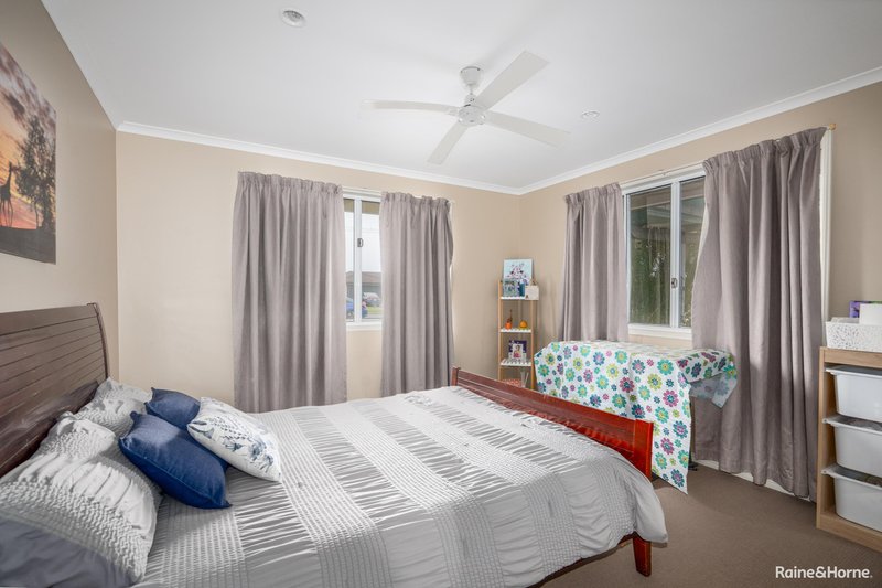 Photo - 102 Honiton Street, Torquay QLD 4655 - Image 9