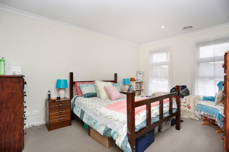 Photo - 102 James Melrose Drive, Brookfield VIC 3338 - Image 5