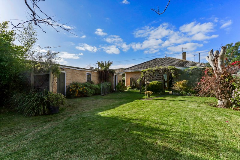 Photo - 102 Kelvinside Road, Noble Park VIC 3174 - Image 7