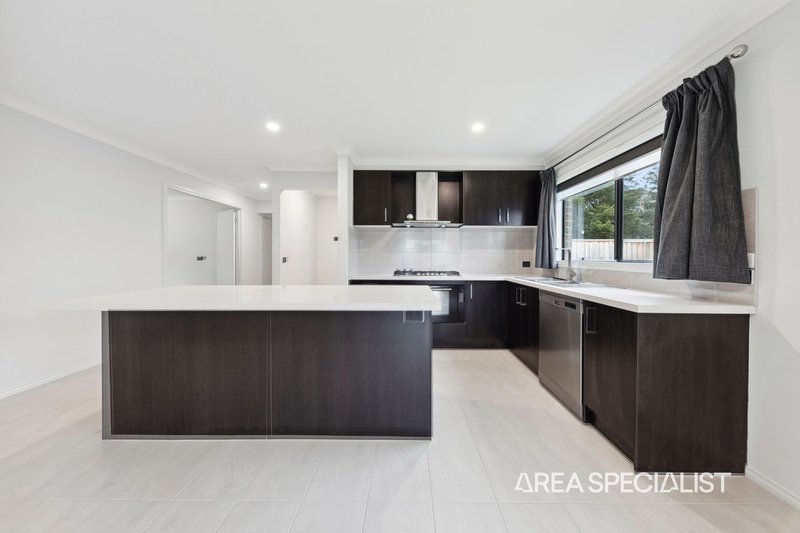 Photo - 102 Langley Boulevard, Lang Lang VIC 3984 - Image 7