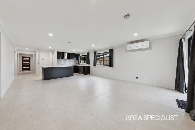 Photo - 102 Langley Boulevard, Lang Lang VIC 3984 - Image 9