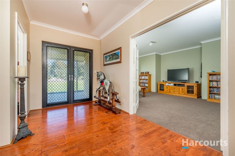 Photo - 102 Limousin Way, Lower Chittering WA 6084 - Image 3