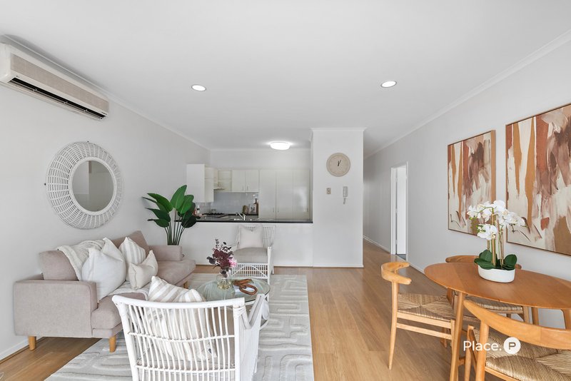 Photo - 10/2 Macquarie Street, Teneriffe QLD 4005 - Image 2