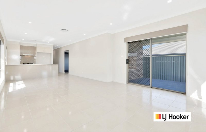 Photo - 102 Mcculloch Street, Riverstone NSW 2765 - Image 5