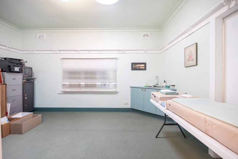 Photo - 102 Menangle Street, Picton NSW 2571 - Image 8