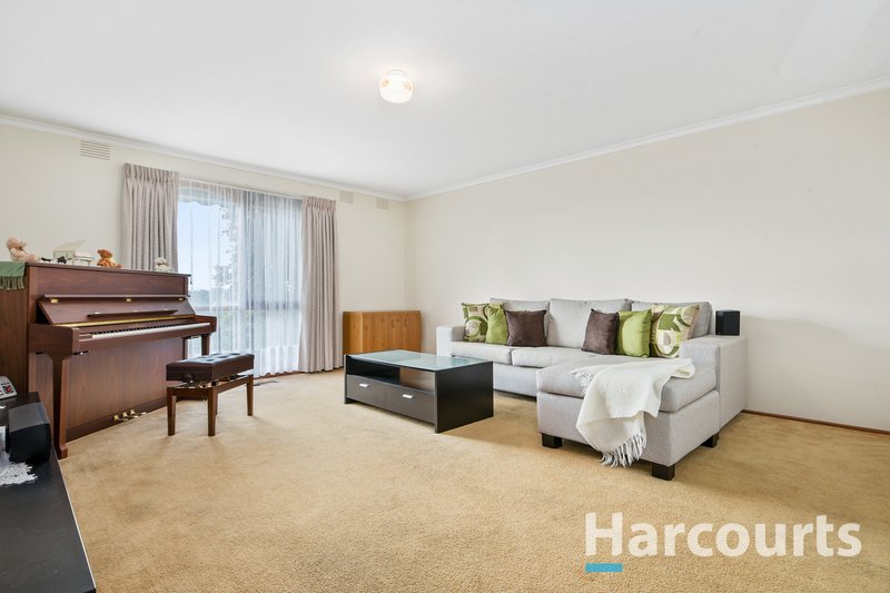 Photo - 102 Milpera Crescent, Wantirna VIC 3152 - Image 3