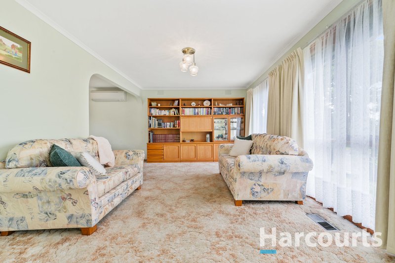 Photo - 102 Milpera Crescent, Wantirna VIC 3152 - Image 4