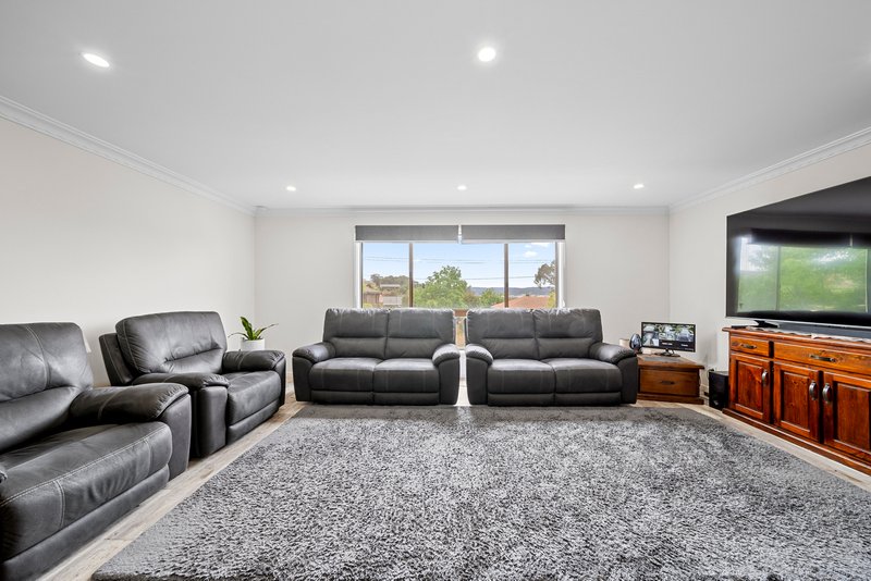 Photo - 102 Munro Road, Crestwood NSW 2620 - Image 4