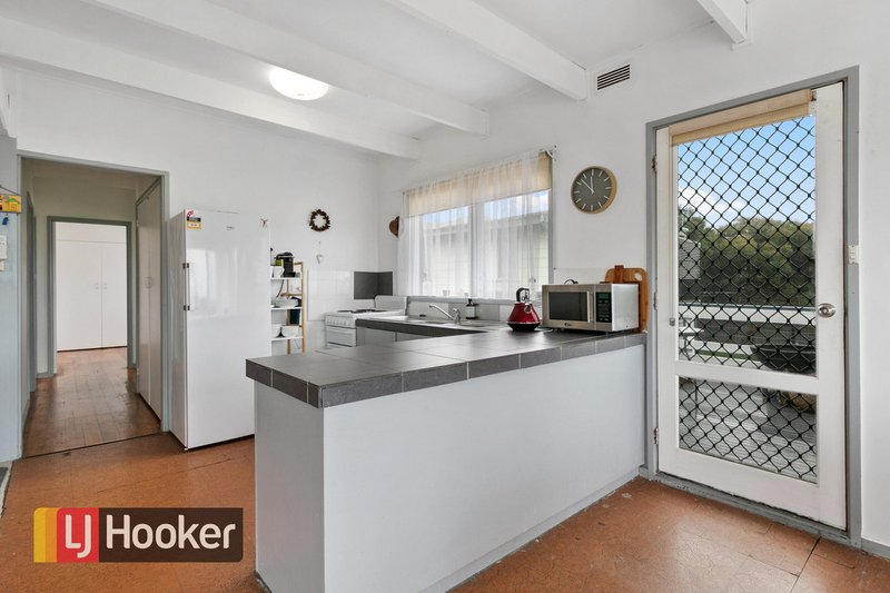 Photo - 102 Myer Street, Lakes Entrance VIC 3909 - Image 7