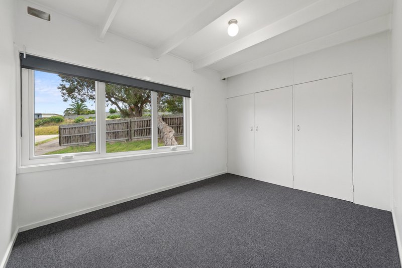 Photo - 102 Myer Street, Lakes Entrance VIC 3909 - Image 10