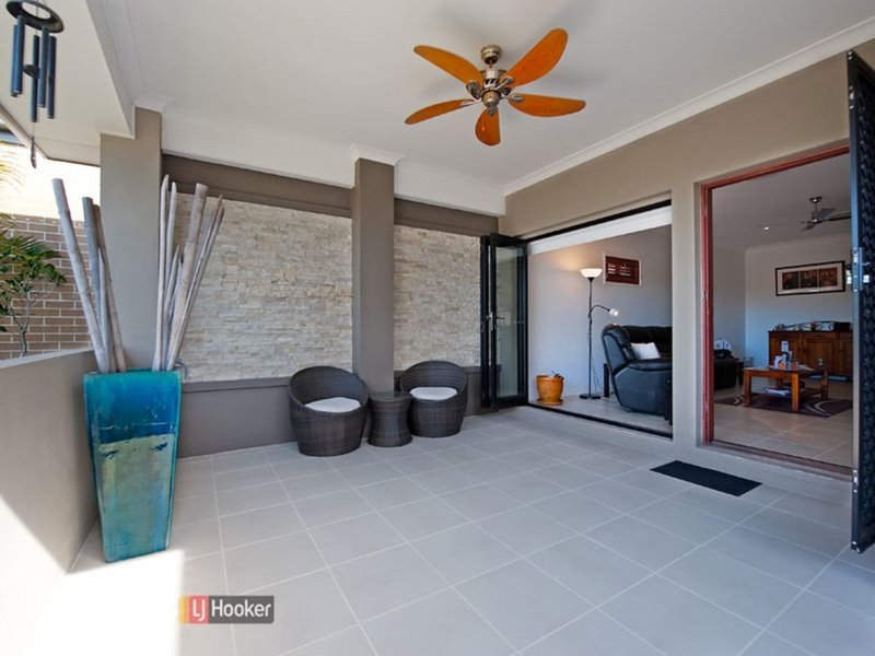 Photo - 102 Nicklaus Parade, North Lakes QLD 4509 - Image 2